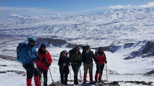 3 Bin 684 Metrede ‘barış’ Mesajı