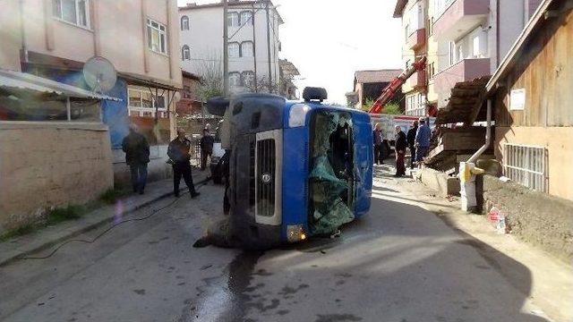 Freni Patlayan Kamyonet Ortalığı Savaş Alanına Çevirdi