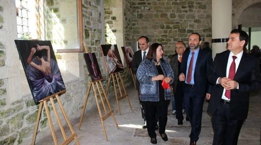 Kadınlar G&uuml;n&uuml; İ&ccedil;in Sergi A&ccedil;tı