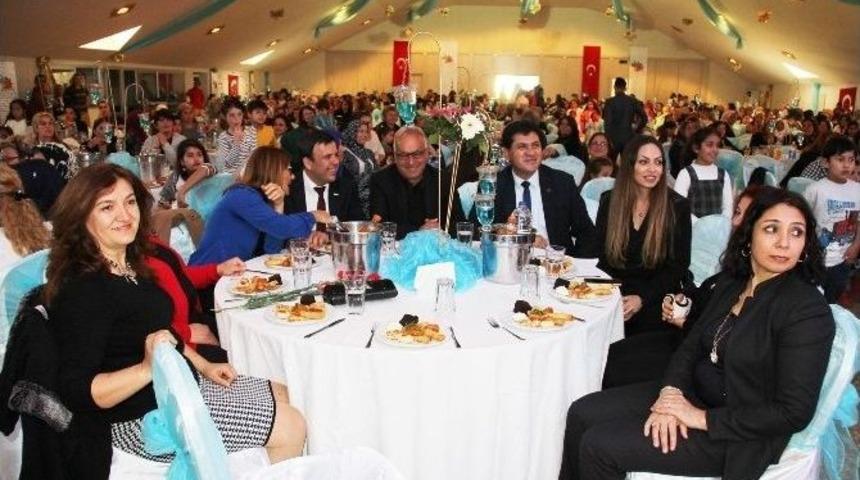 Kemerli Kadınlar 8 Mart&rsquo;ı Erken Kutladı