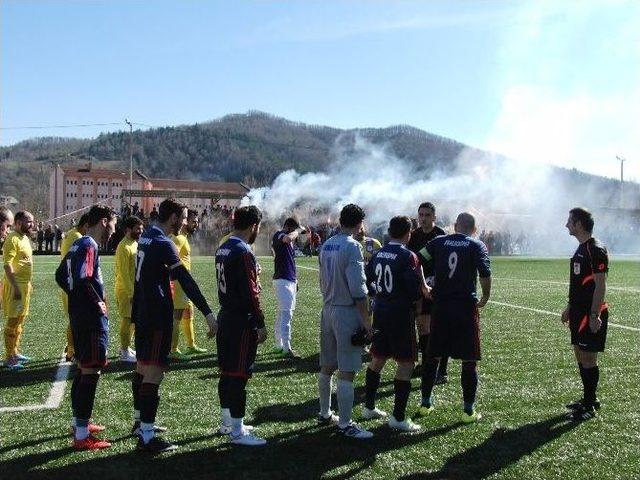 Amat&ouml;r Lig Ma&ccedil;ında Saha Karıştı 3