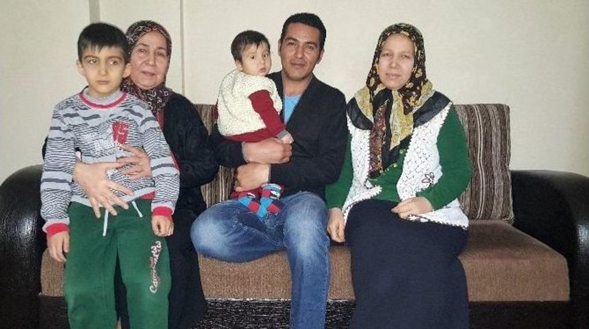 15 Yaşında Evlendi, 19 Yaşında Dul Kaldı, 4 &Ccedil;ocuğunu Yalnız B&uuml;y&uuml;tt&uuml;