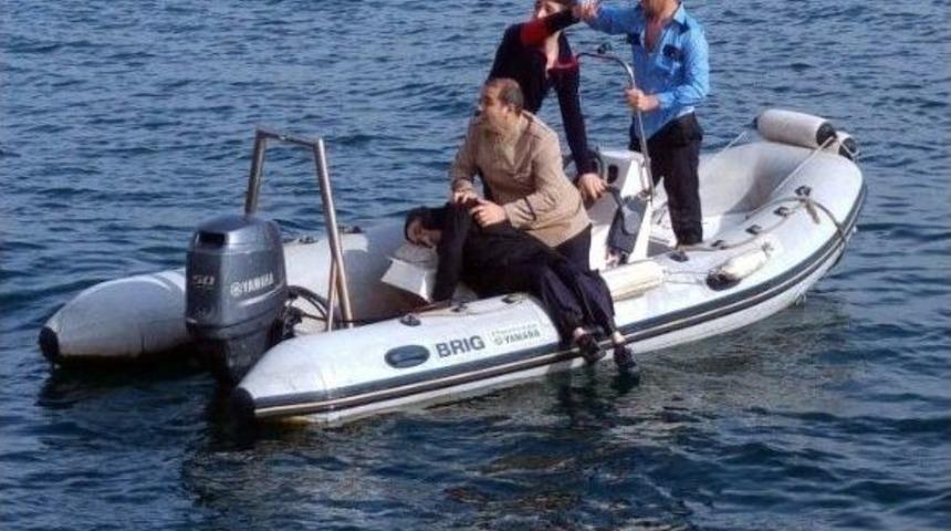 (&ouml;zel Haber) Denize Atlayan Kadını Kahraman Polis Kurtardı