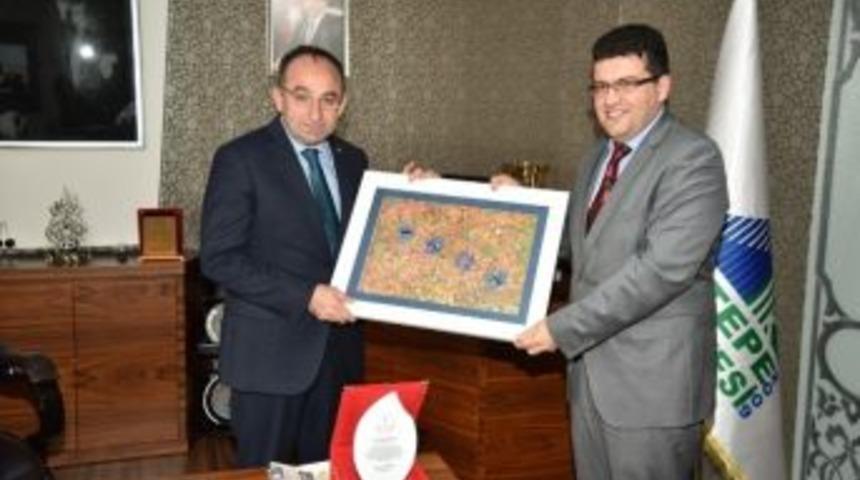 Eğitimcilerden, Başkan &Uuml;z&uuml;lmez&rsquo;e Teşekk&uuml;r Ziyareti