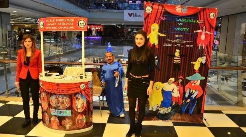 Tiyatro Oyunu İ&ccedil;in Esas 67 Avm&rsquo;de Stant A&ccedil;tılar