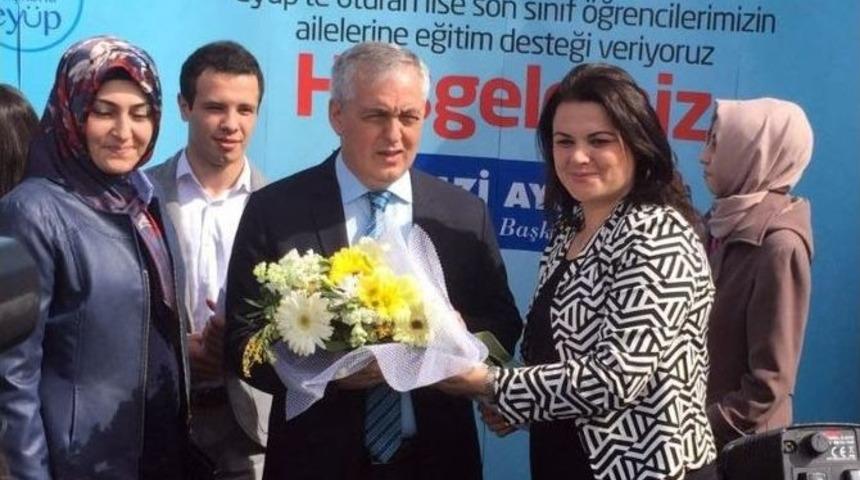 Ey&uuml;p Belediyesi&rsquo;nden Lise Son Sınıflara B&uuml;y&uuml;k Destek