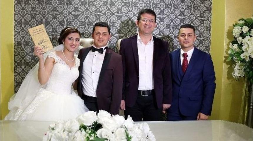 İkizleri Evlilik Ayırdı