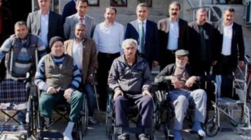 Iğdır&rsquo;da Engellilere Tekerlekli Sandalye Dağıtımı