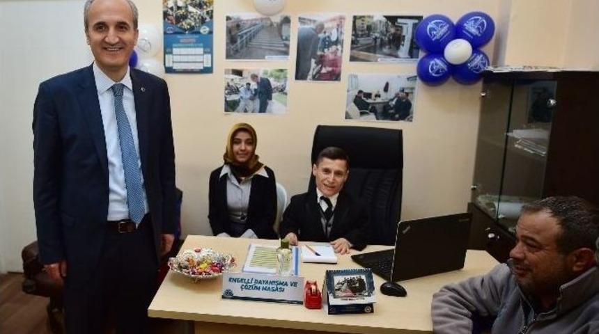 &Ccedil;&ouml;z&uuml;m Masasında Engelli Kardeşlerinin Dertlerini Dinleyecek