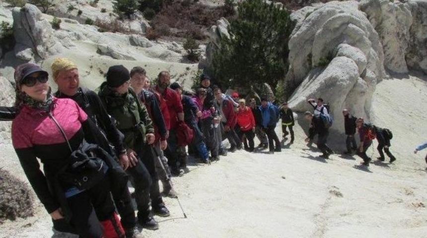 Afdos &Uuml;yeleri Frig Vadisini Gezdi