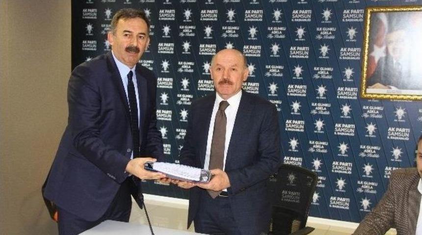 11 Bin İş&ccedil;inin İmzası Ak Parti&rsquo;ye Teslim Edildi