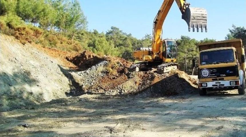K&ouml;yceğiz&rsquo;in Mahallelerinde Yol Genişletme &Ccedil;alışması