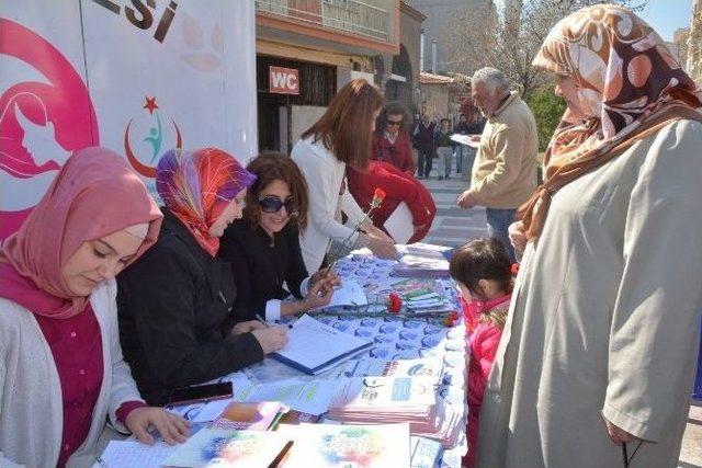 Yunusemre Belediyesi Kadınların Sesine Kulak Verdi