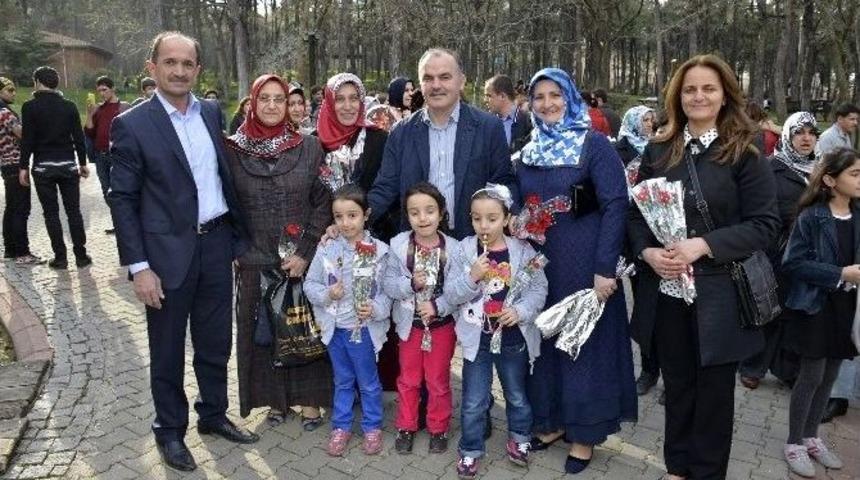 Başkan G&uuml;rlesin&rsquo;den Kadınlar G&uuml;n&uuml; Mesajı