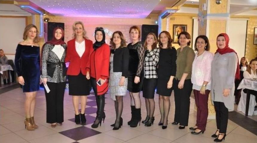 Hanımlar Dostluk Yemeğinde Buluştu