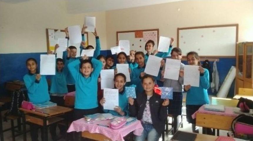 Öğrencilerden Asker Ve Polis Ağabeylerine Mektup