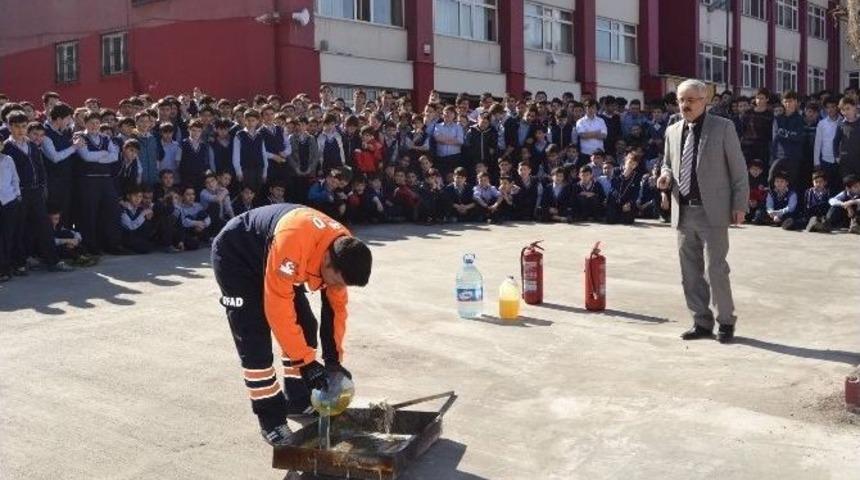 İmam Hatip Lisesi &Ouml;ğrencileri Yangın Ve Kurtarma Tatbikatını Başarıyla Ger&ccedil;ekleştirdi
