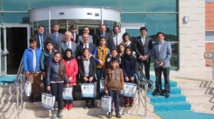 Irak, Suriye Ve Afganlı &Ouml;ğrenciler Ahi Evran &Uuml;niversitesi&rsquo;ni Ziyaret Etti