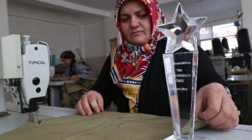 Kendi İşinin Patronu Oldu Yılın Kadını &Ouml;d&uuml;l&uuml;n&uuml; Aldı