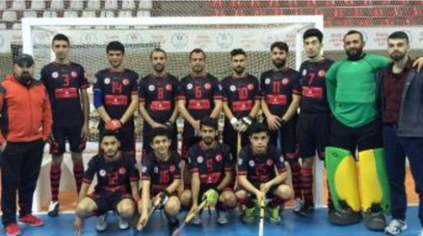 Anadolu Ateşi Hokey Takımı S&uuml;per Lig Ma&ccedil;larına Katıldı