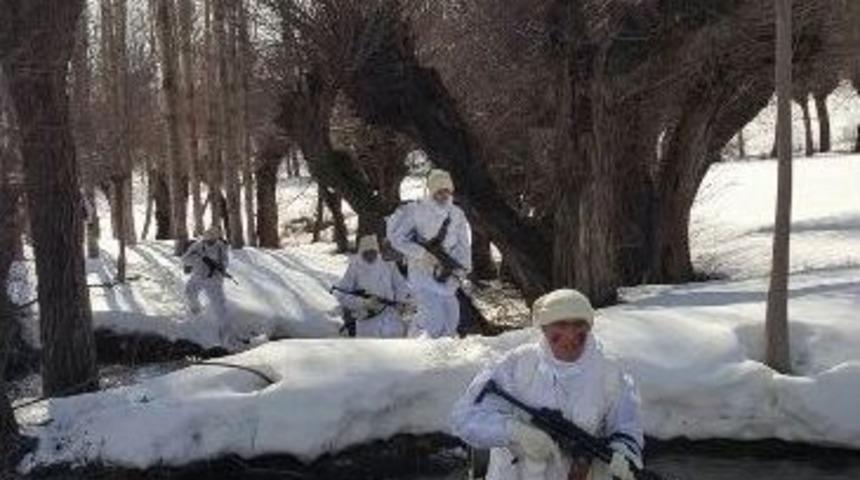 Sivas&rsquo;ta Jandarmadan Huzur Operasyonu