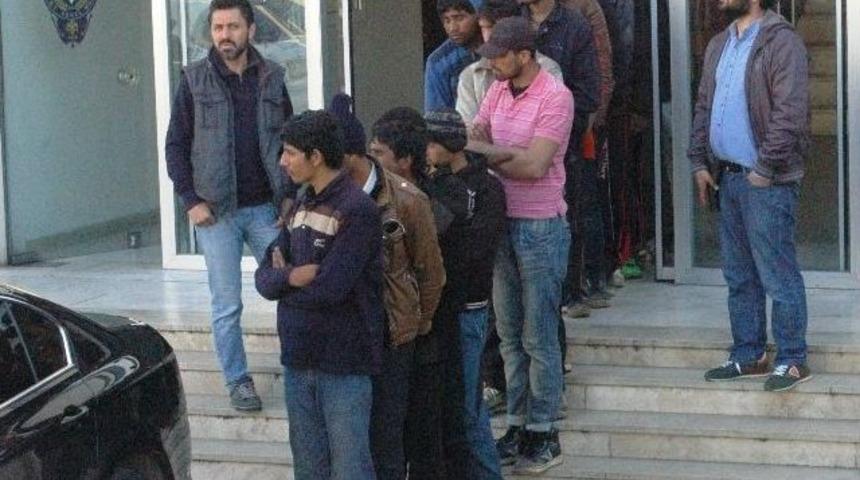 Bodrum&rsquo;da 20 G&ouml;&ccedil;men Yakalandı