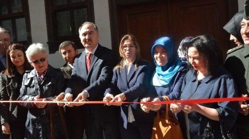 Kadın &Ccedil;alışmaları Uygulama Merkezi A&ccedil;ıldı