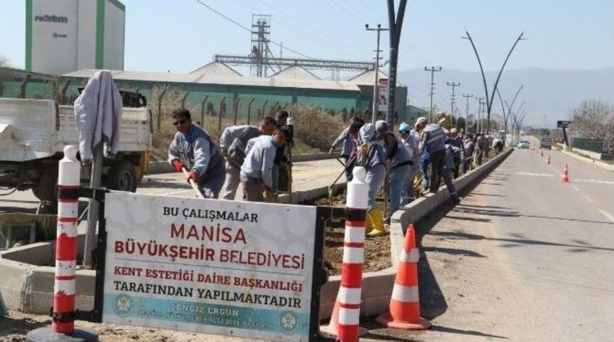 Eski Manisa Yolu B&uuml;y&uuml;kşehirle &Ccedil;i&ccedil;ek A&ccedil;tı