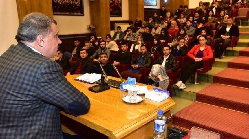 G&uuml;rkan, Gen&ccedil;lerle Bir Araya Geldi