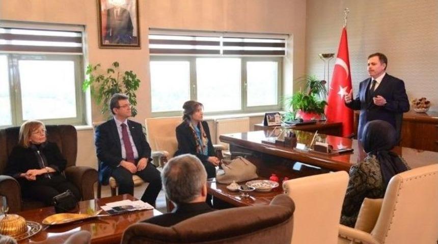 H&uuml;lya Gedik, Uşak &Uuml;niversitesini Ziyaret Etti