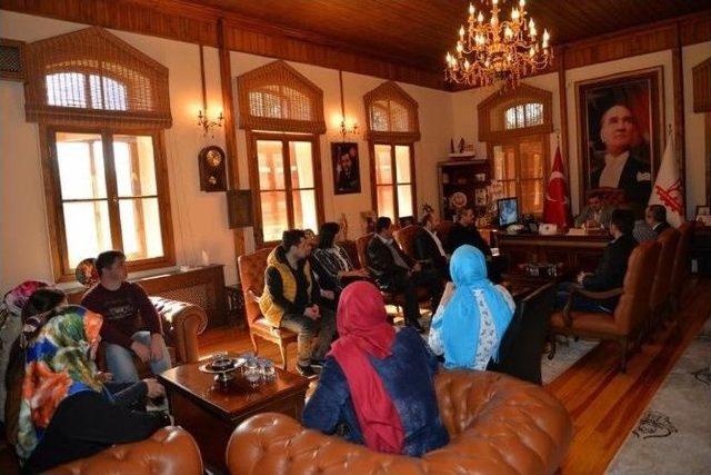 Bilgi Evi’nin İlk Kursiyerlerinden Başkan Yağcı’ya Ziyaret