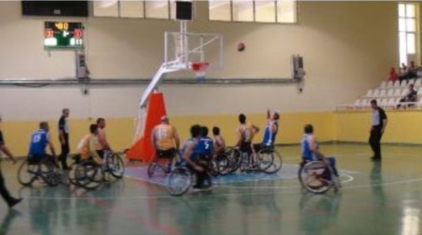 Engelsiz Ceylanlar Yara Aldı