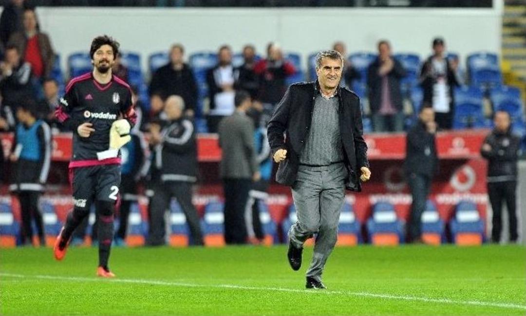 Şenol G&uuml;neş Taraftarı Selamladı