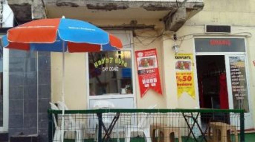 &Ccedil;aldığı Şemsiyeyi &Ouml;z&uuml;r Dileyip Sahibine Teslim Etti