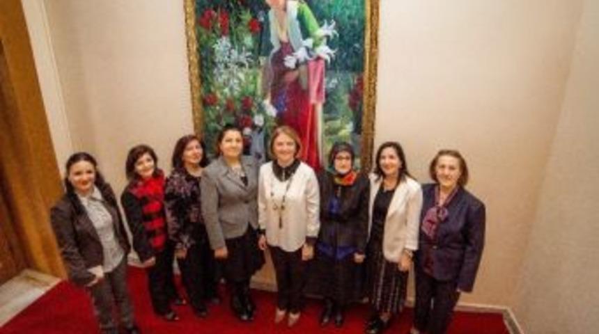 Bezmi&acirc;lem Valide Sultan&rsquo;ın Sağlık ,neferleri Geleceğin Bilim İnsanlarını Yetiştiriyor