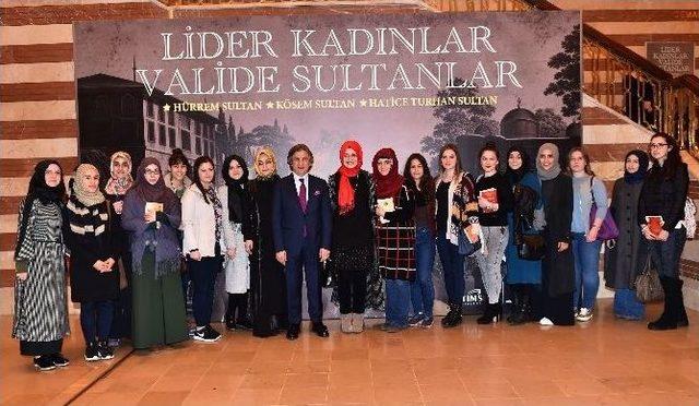 Ünlü Tarihçiler Valide Sultanları Konuştu