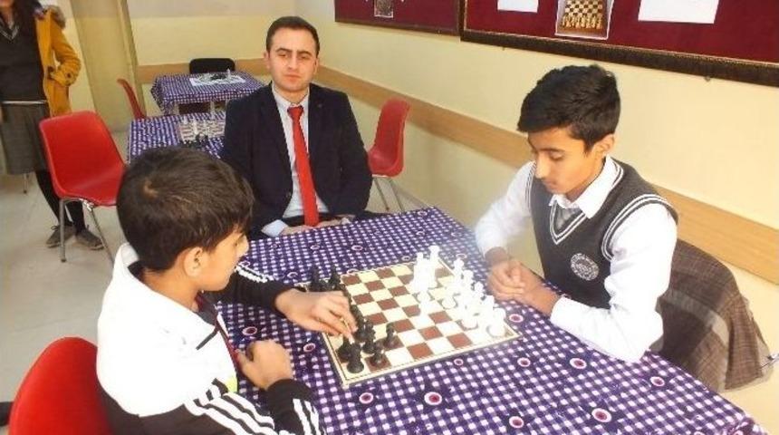 Fen Lisesinde Satran&ccedil; Turnuvası