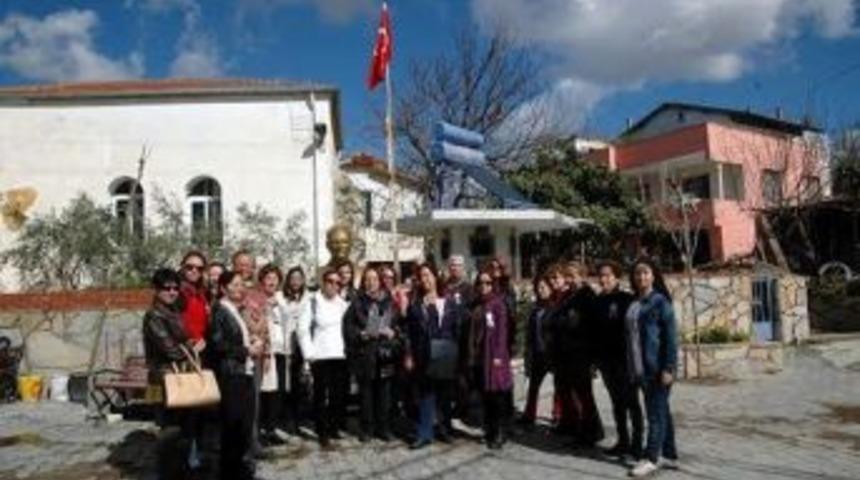 Kadın &Ccedil;alışma Grubu Emek&ccedil;i Kadınlar G&uuml;n&uuml;n&uuml; Kutladı