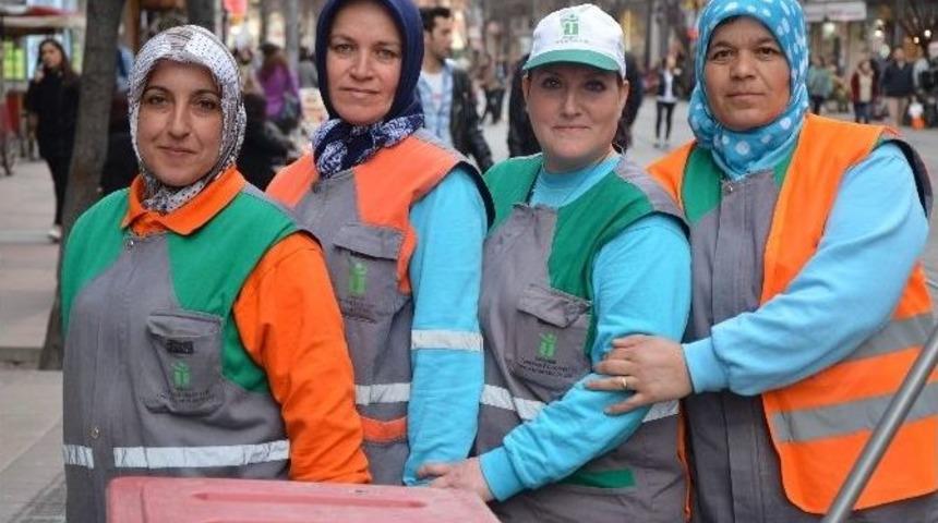 Sokaklara Kadın Eli Daha Temiz