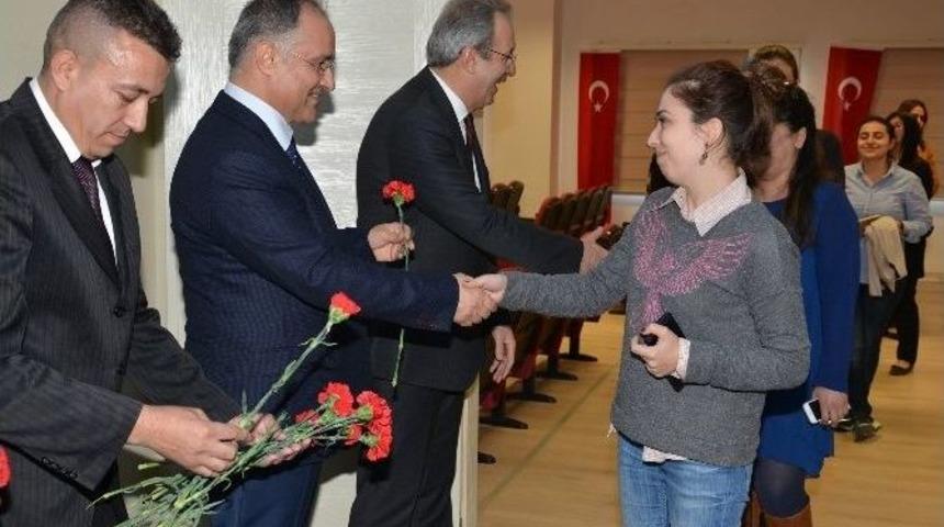 Abt&uuml; Rekt&ouml;r&uuml; Prof.dr. G&uuml;l: &ldquo;toplumu Eğiten Kadındır&rdquo;