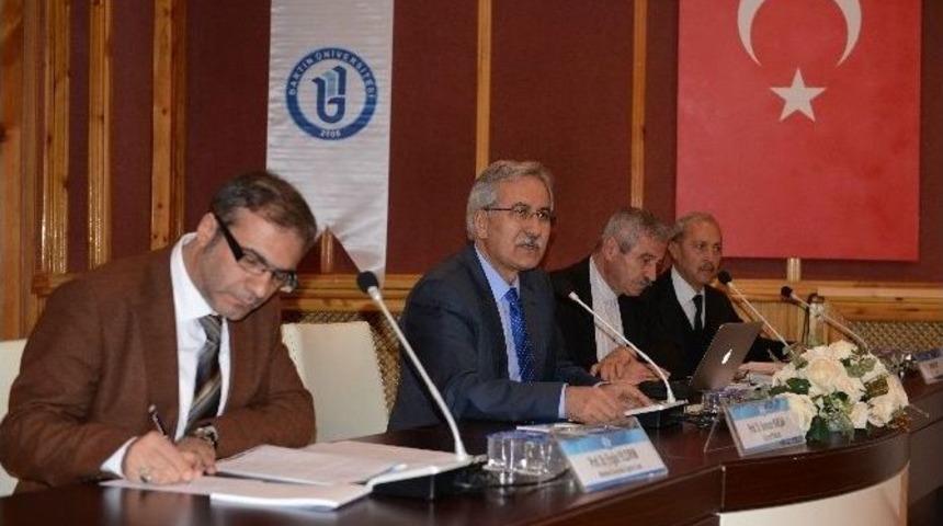 Bartın &Uuml;niversitesi&rsquo;nde Nurettin Top&ccedil;u Anıldı