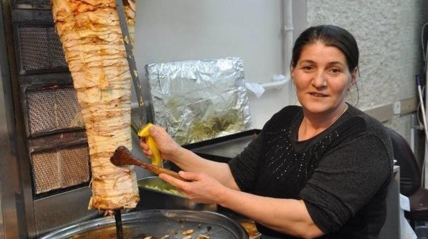 Sivas&rsquo;ta D&ouml;nere Kadın Eli Değdi