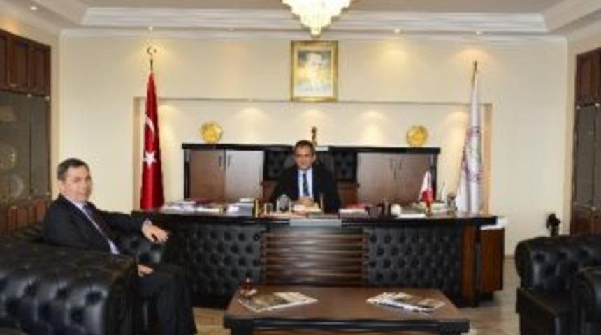 Ereğli Belediye Başkanı H&uuml;seyin Uysal Rekt&ouml;r &Ouml;zer&rsquo;i Ziyaret Etti