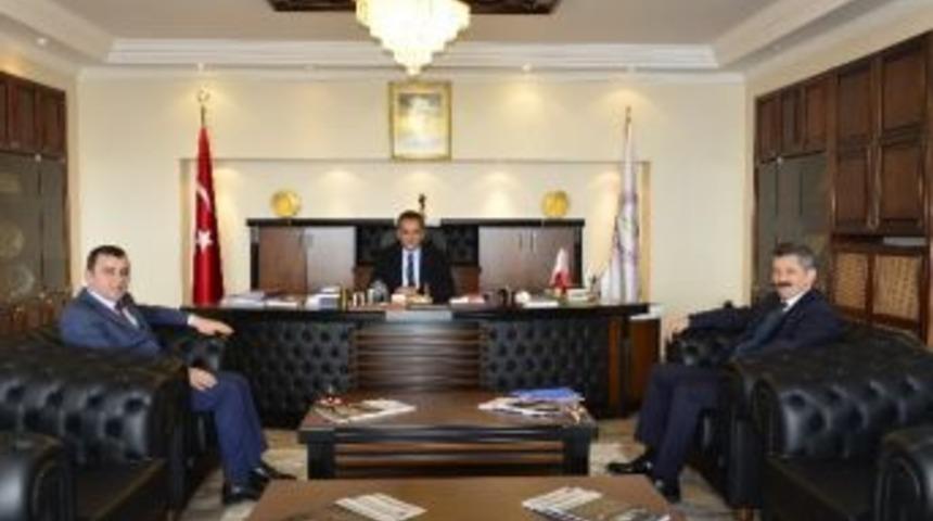 Zeki Tosun Ve Ahmet &Ccedil;olakoğlu Rekt&ouml;r &Ouml;zer&rsquo;i Ziyaret Etti