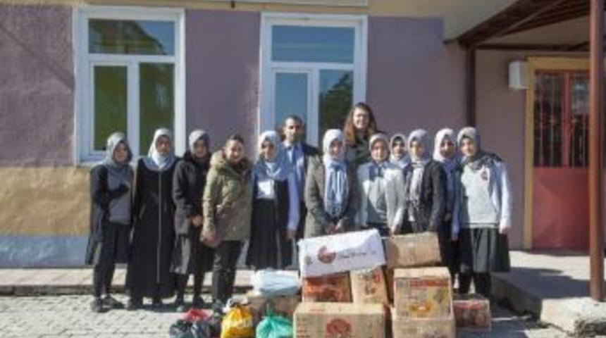&Ouml;ğrencilerden Anlamlı Yardım