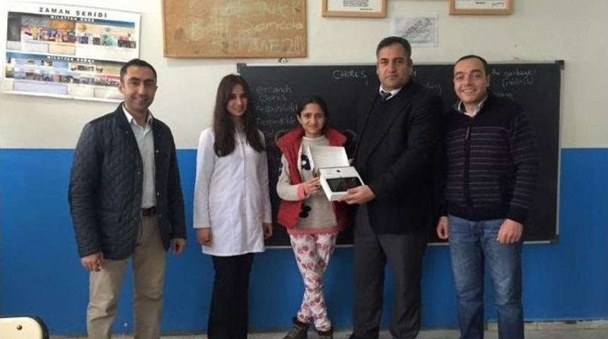 M&uuml;d&uuml;r Bozyel Teog Birincisini &Ouml;d&uuml;llendirdi