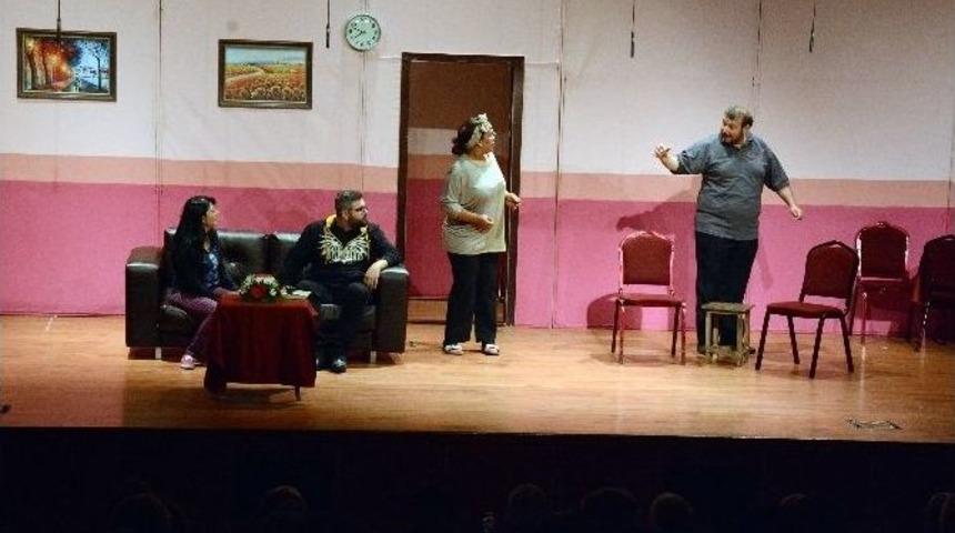 T&uuml;rk D&uuml;nyası Tiyatro G&uuml;nleri Başladı