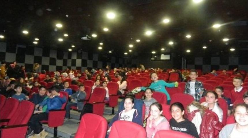 Kenan Evren Ortaokulu &ldquo;her &Ccedil;ocuk &Ouml;zeldir&rdquo; Filmini İzledi