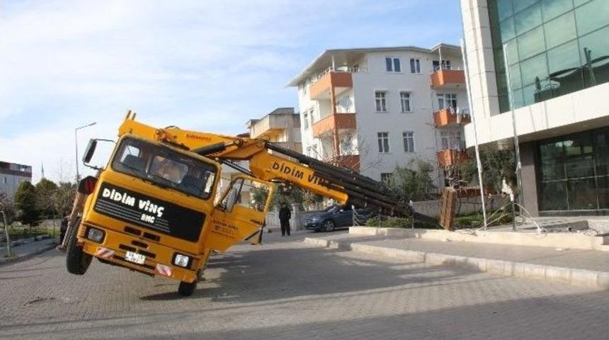 Didim&rsquo;de Yan Yatan Vin&ccedil; Korkuttu