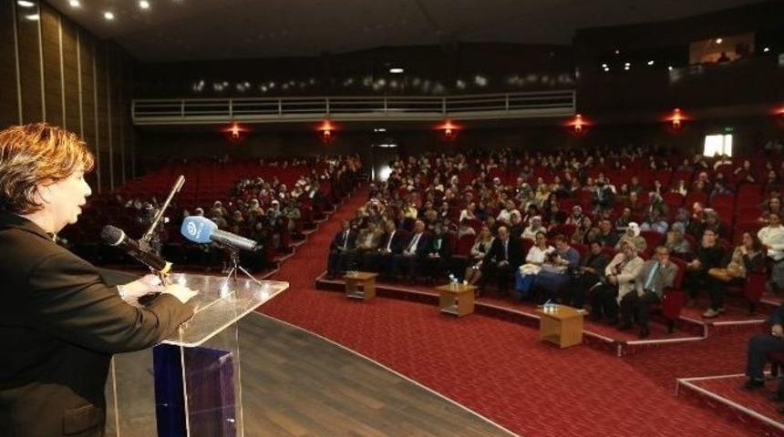 Işılay Saygın&rsquo;dan Kadınlar G&uuml;n&uuml;ne &Ouml;zel Konferans
